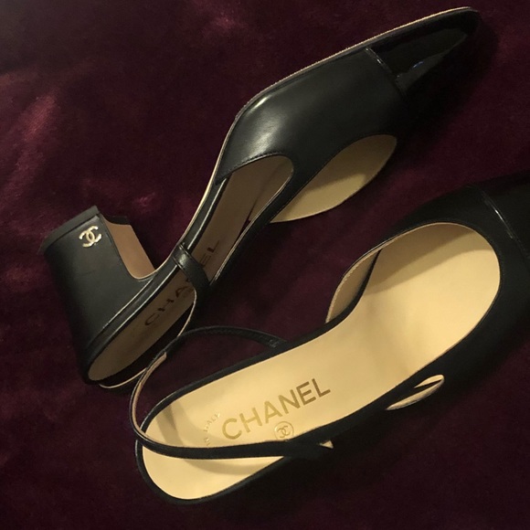Black Chanel Slingnacks - Picture 4 of 7